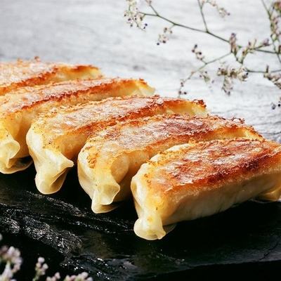 Sushi com camarão, frango e pato